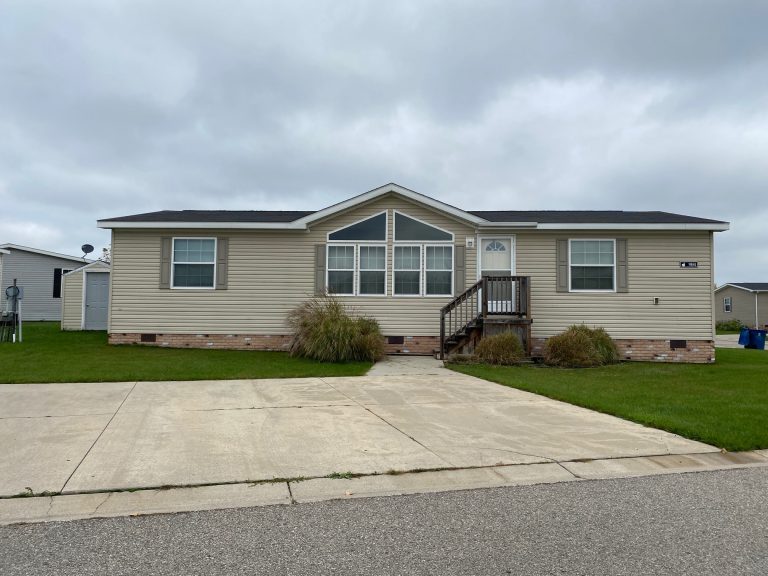 Living in a DoubleWide Mobile Home Things You Should Know