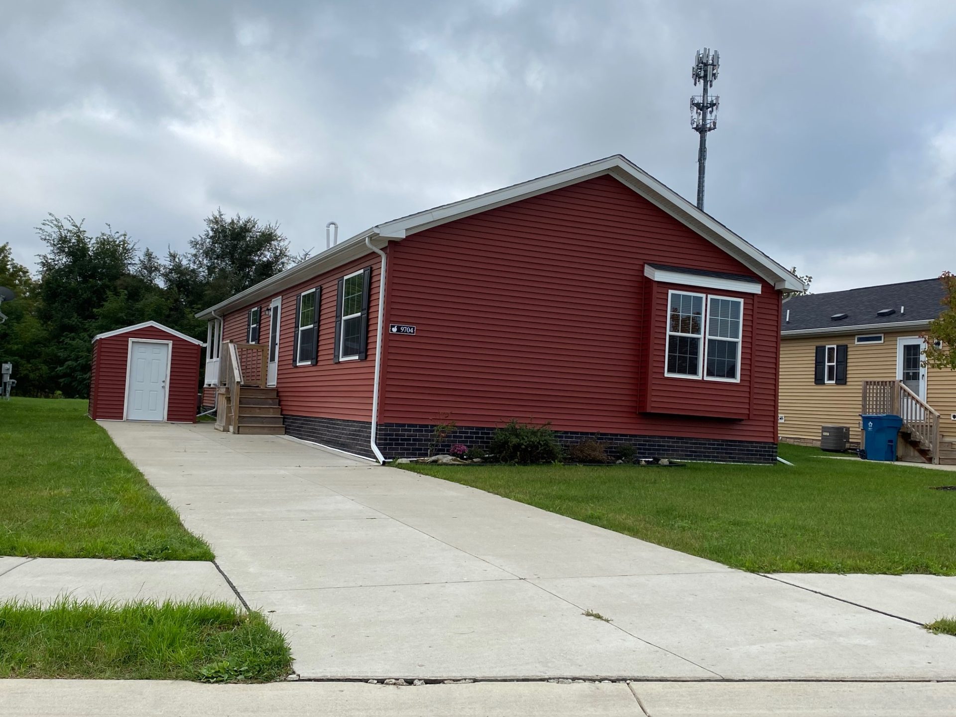 manufactured red home